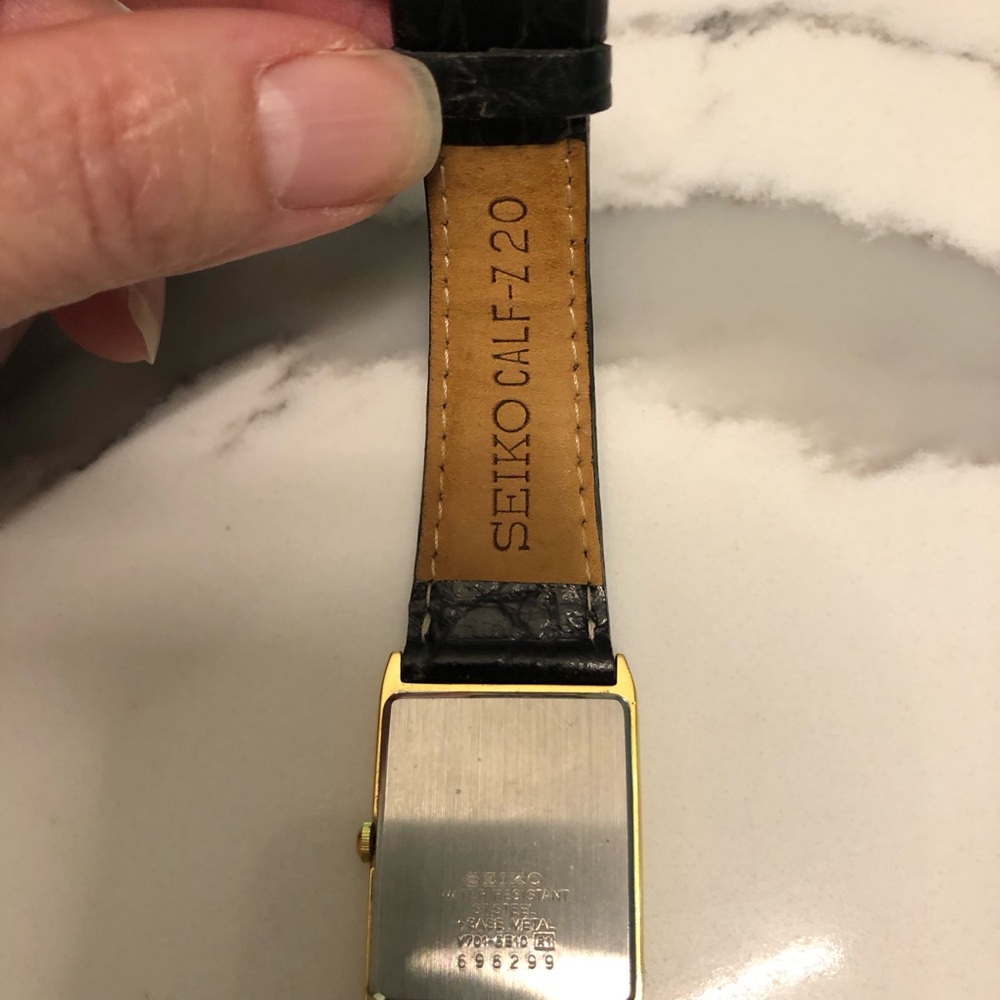 Seiko Tank Water Resistant Black Leather Band Watch V701-5E10 - Picture 3 of 4